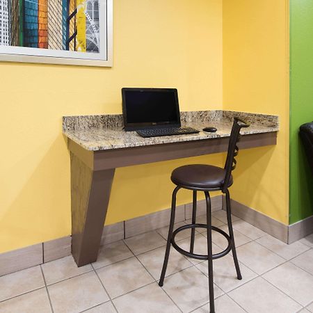Microtel Inn By Wyndham Rogers Exteriér fotografie