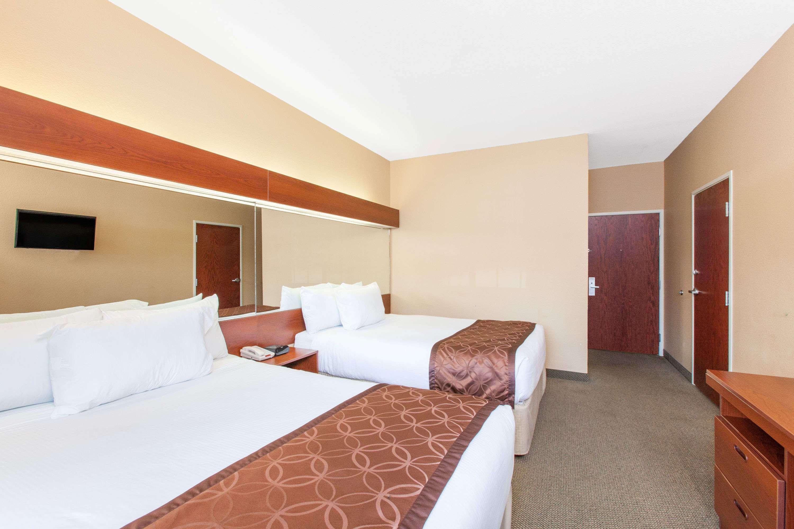 Microtel Inn By Wyndham Rogers Exteriér fotografie