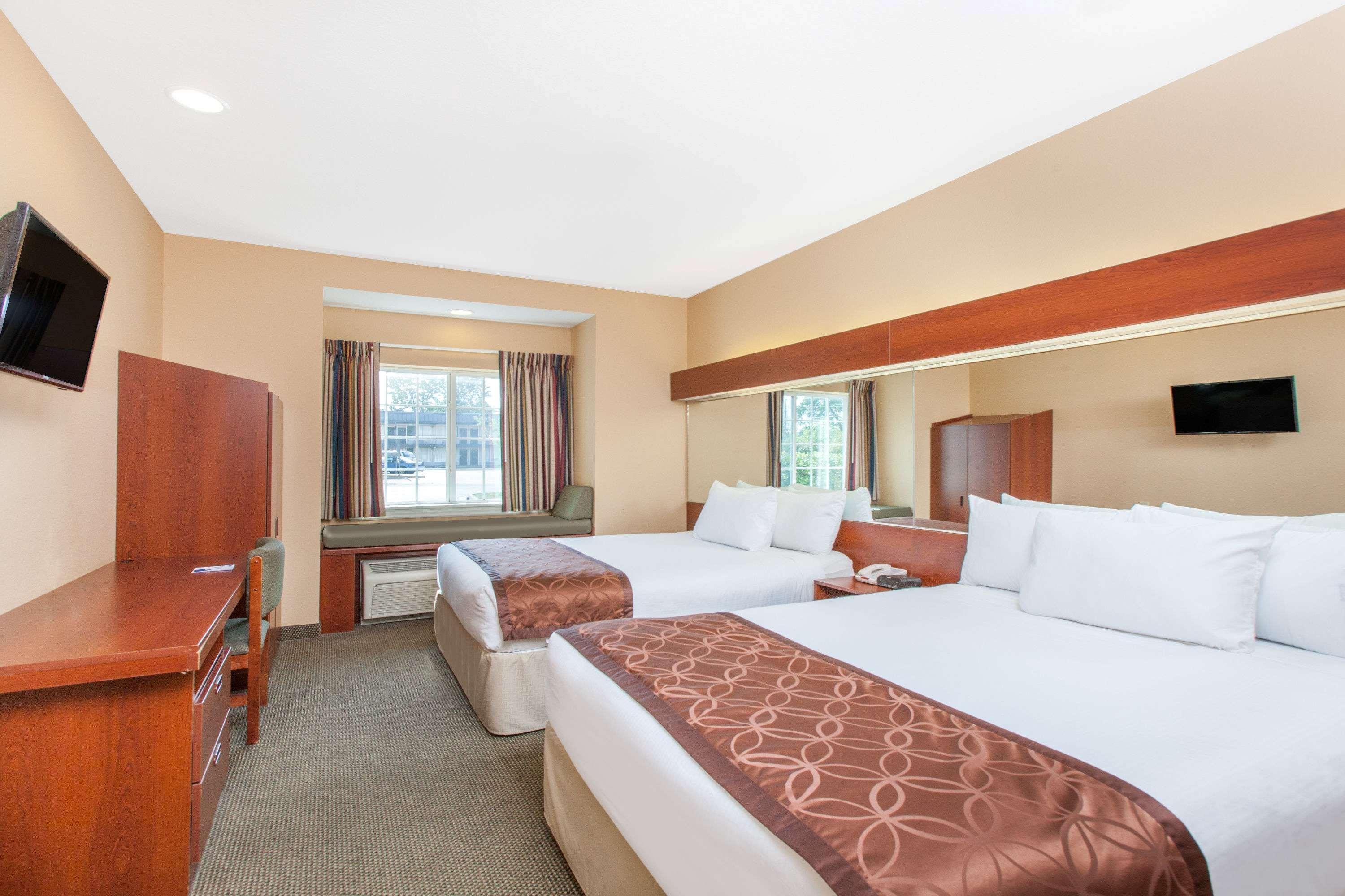 Microtel Inn By Wyndham Rogers Exteriér fotografie