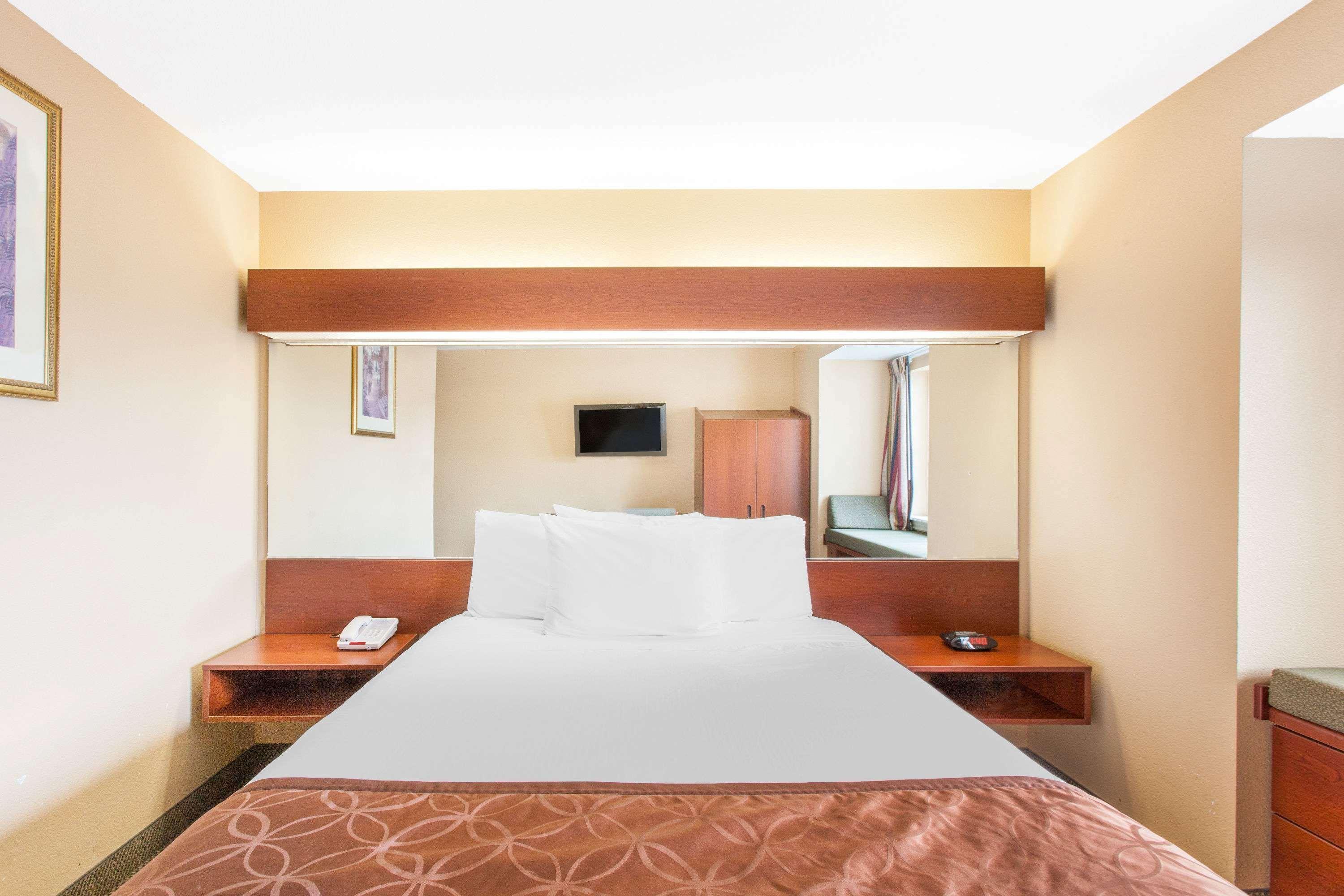 Microtel Inn By Wyndham Rogers Exteriér fotografie