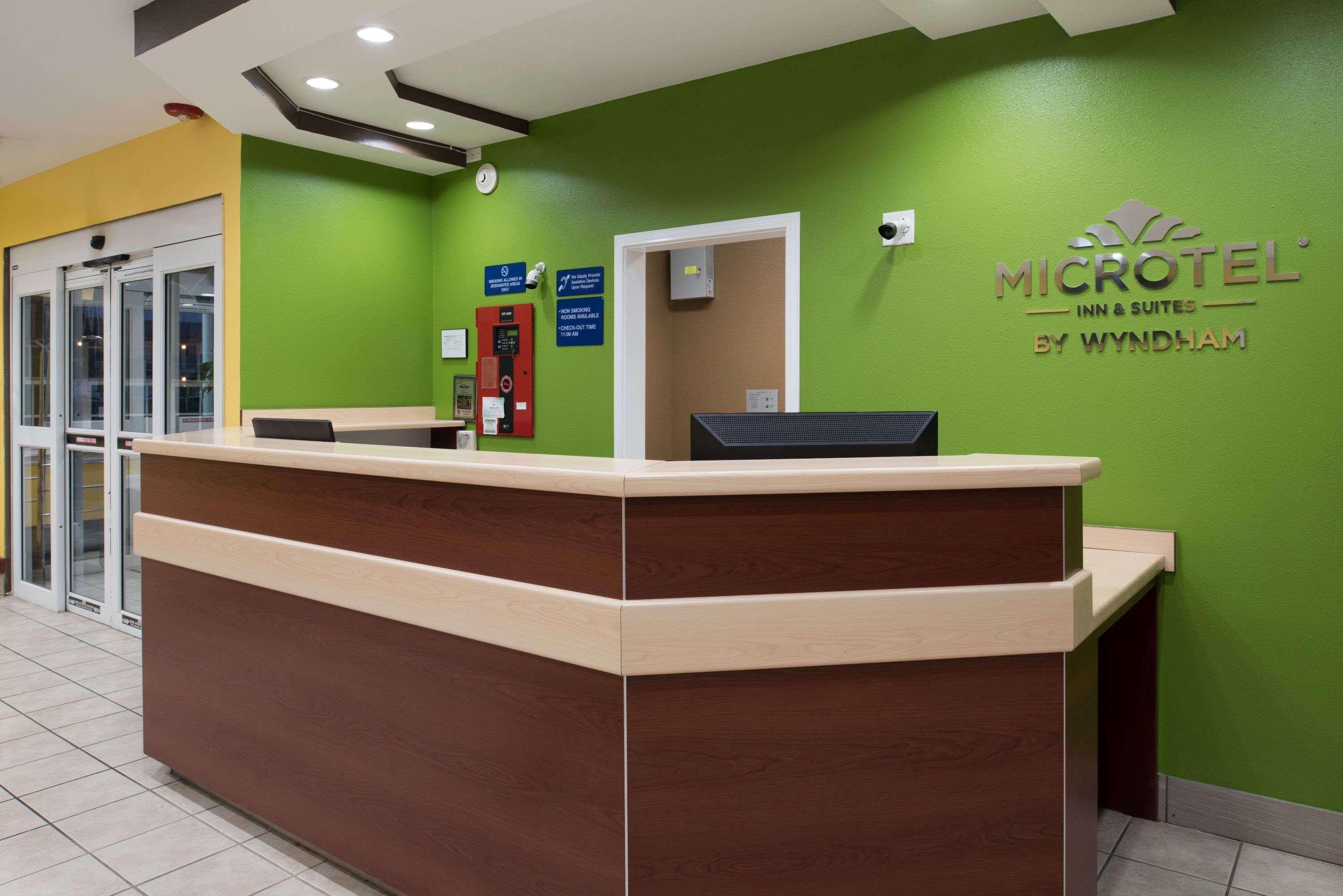 Microtel Inn By Wyndham Rogers Exteriér fotografie