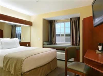 Microtel Inn By Wyndham Rogers Pokoj fotografie